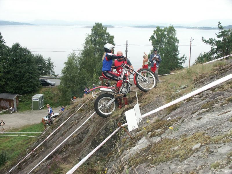 Preload previous image
